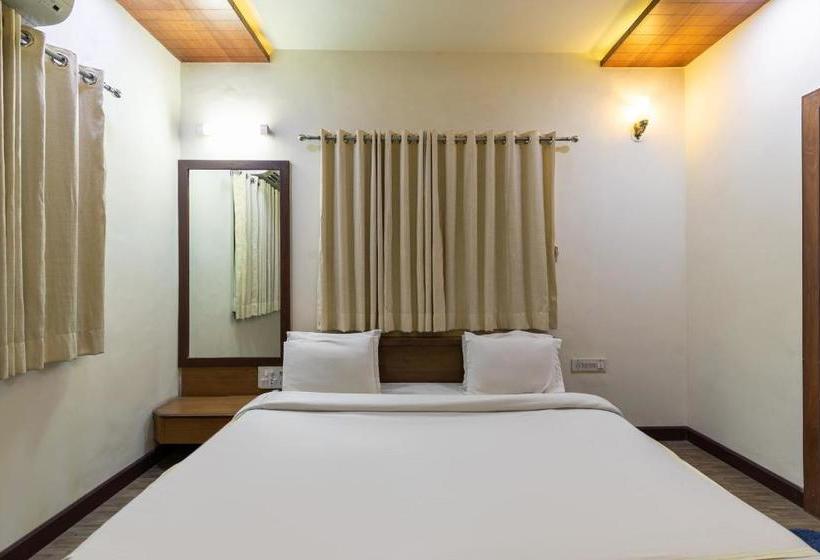 ホテル Capital O 47539 Capital O Umbergaon Club