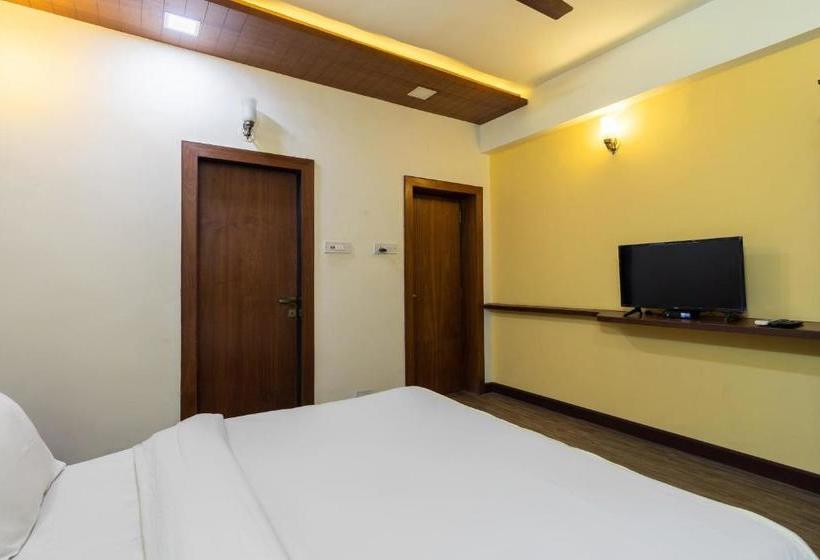 ホテル Capital O 47539 Capital O Umbergaon Club