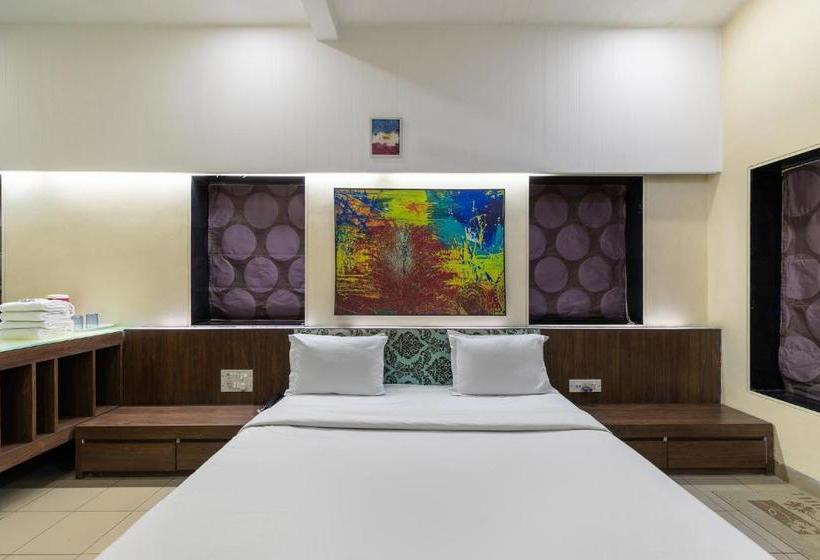 ホテル Capital O 47539 Capital O Umbergaon Club