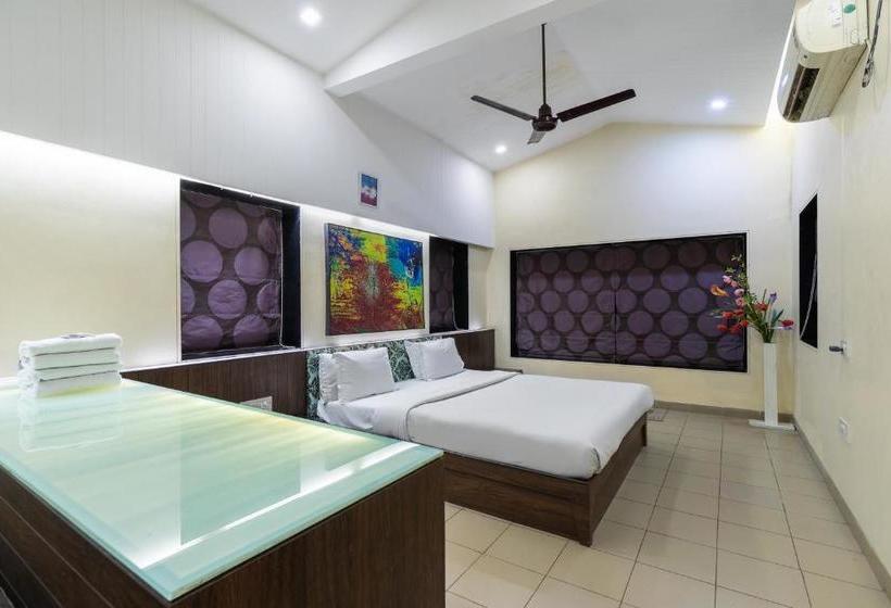 ホテル Capital O 47539 Capital O Umbergaon Club