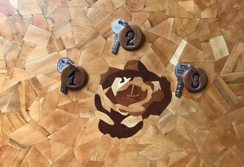 هتل Wooden Museum