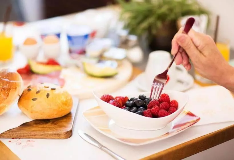 تختخواب و صبحانه Sunny Rooms