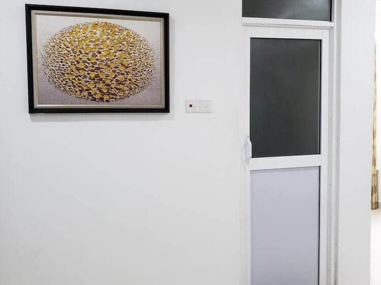 Hotel Amazinn Suites