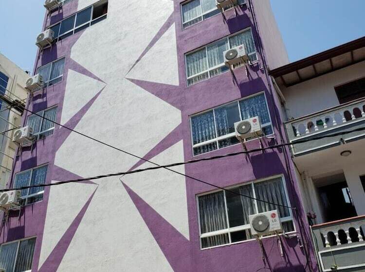 Hotel Amazinn Suites