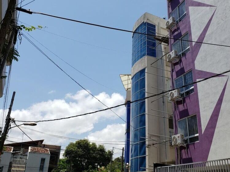 Hotel Amazinn Suites