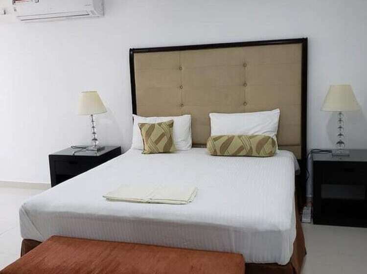 Hotel Amazinn Suites