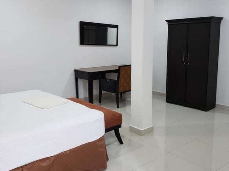 Hotel Amazinn Suites