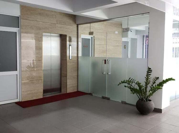 Hotel Amazinn Suites