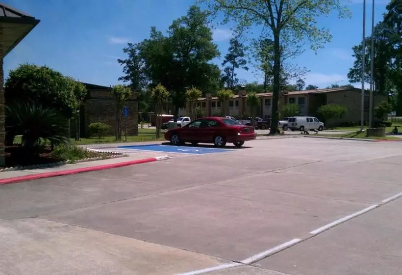 Отель Richmond Suites