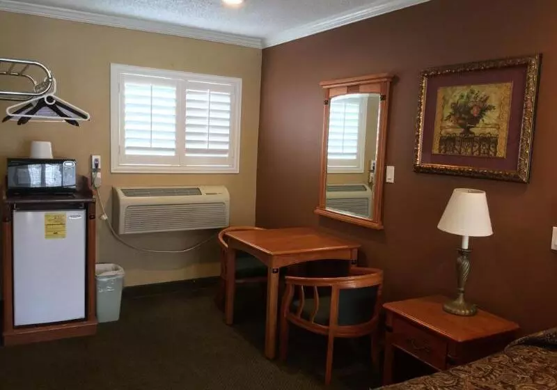 Bevonshire Lodge Motel