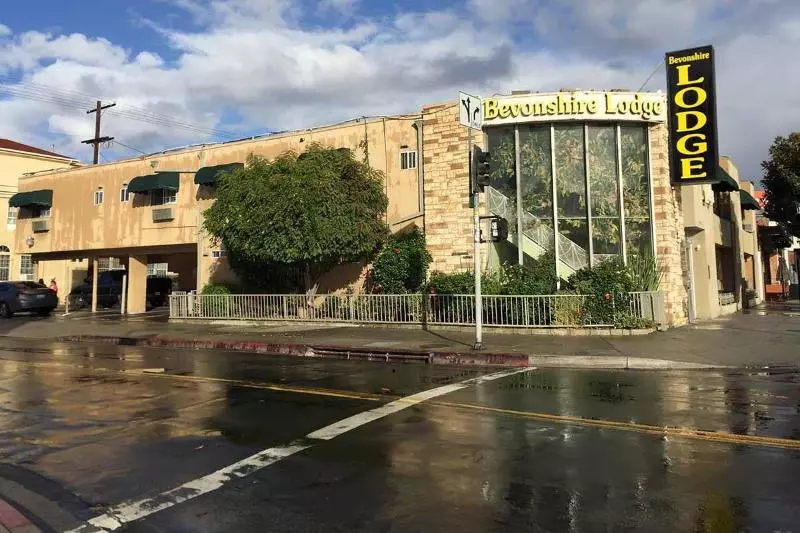 Bevonshire Lodge Motel