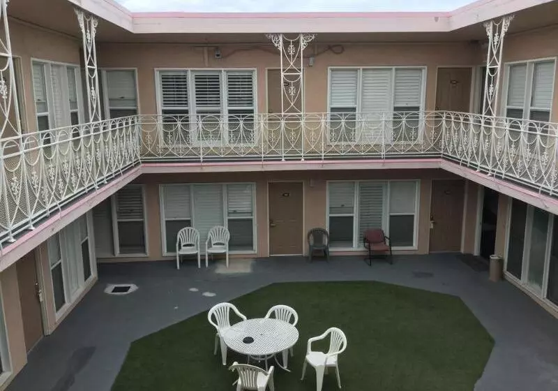 Bevonshire Lodge Motel