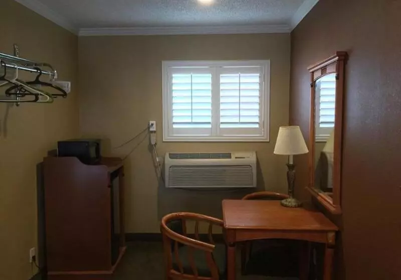 Bevonshire Lodge Motel