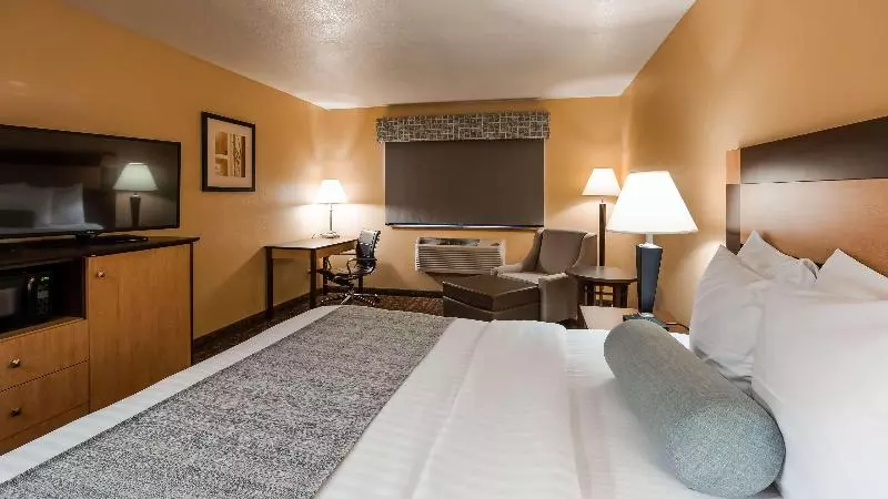 هتل Best Western Sawtooth Inn And Suites