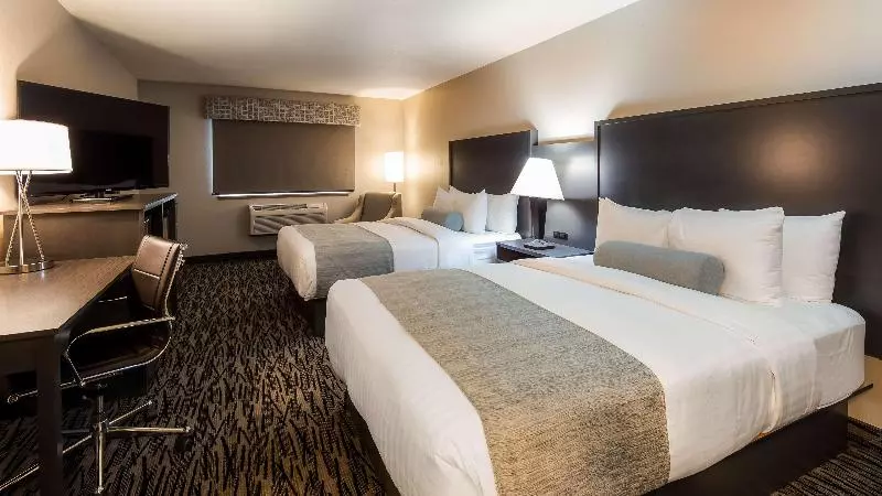 هتل Best Western Sawtooth Inn And Suites