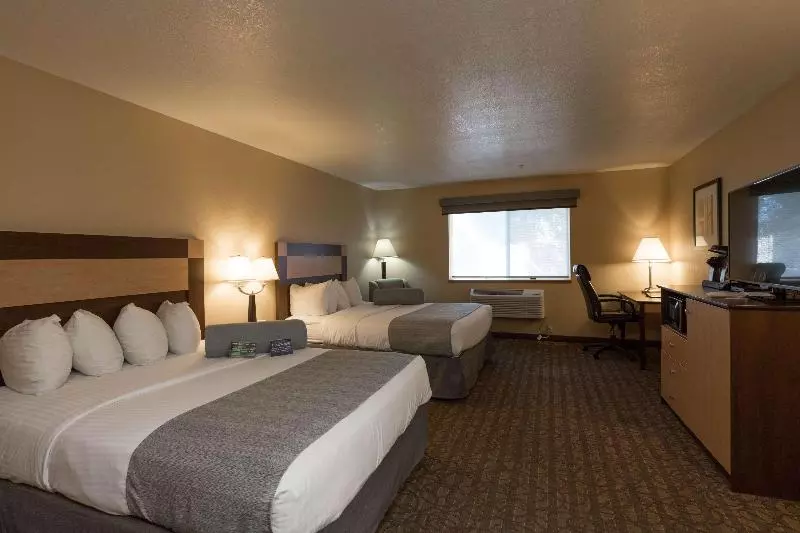 هتل Best Western Sawtooth Inn And Suites
