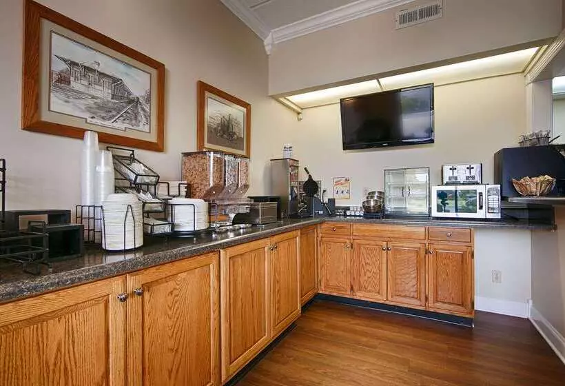 בית מלון כפרי Best Western Wilderness Trail Inn