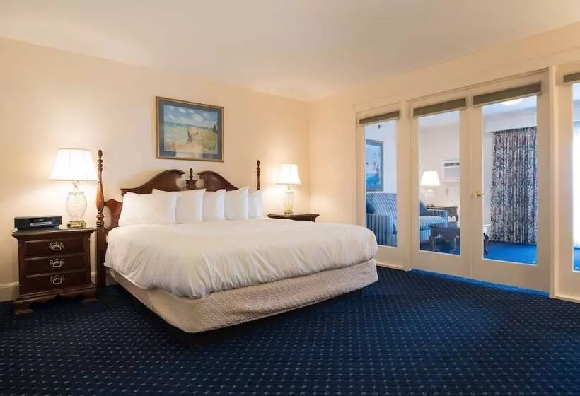 هتل Bluenose Inn   Bar Harbor