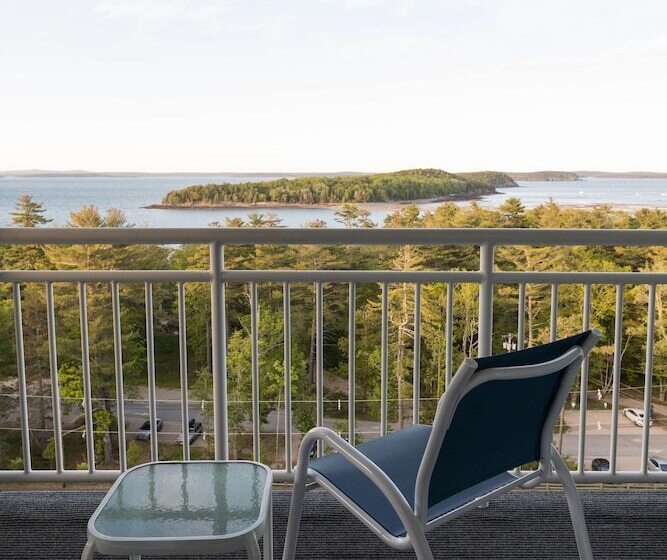 ホテル Bluenose Inn   Bar Harbor