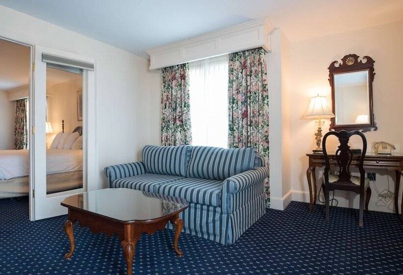 ホテル Bluenose Inn   Bar Harbor