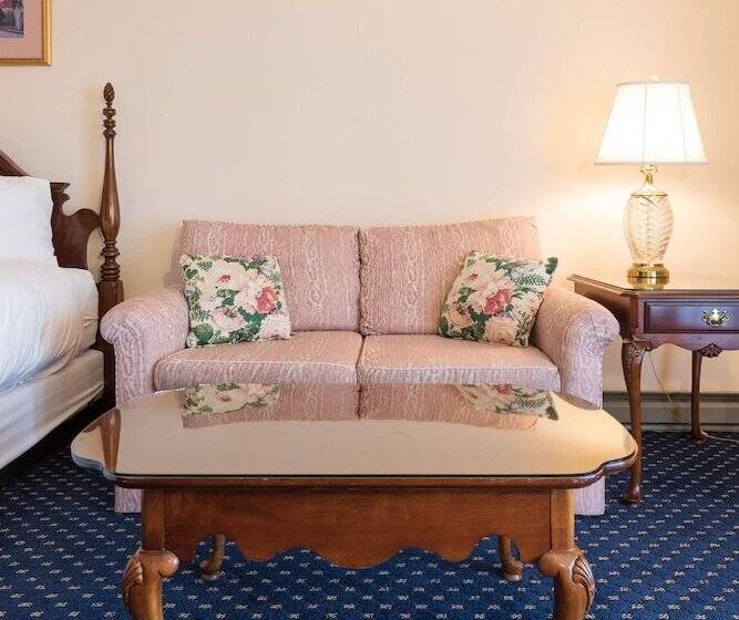 ホテル Bluenose Inn   Bar Harbor