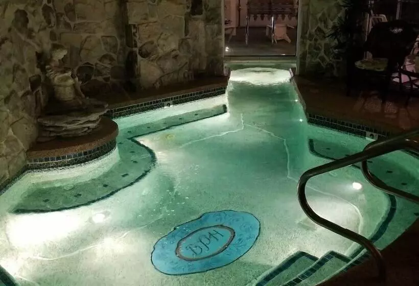 هتل Boardwalk Plaza