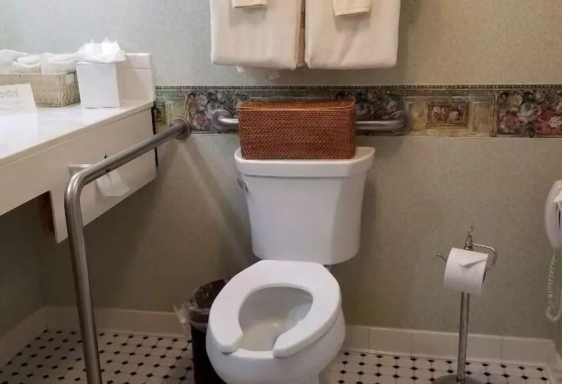 هتل Boardwalk Plaza