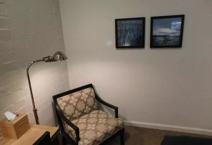 هتل Le Petit Pali Brentwood