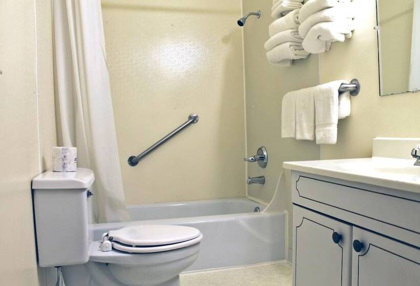 هتل Budget Host Crestview Inn