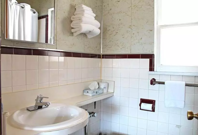 酒店 Budget Host Crestview Inn