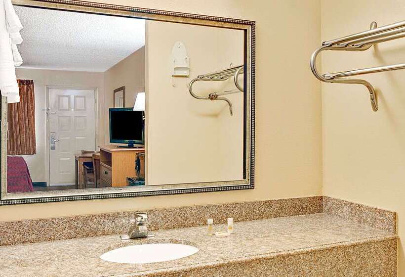 Отель Days Inn By Wyndham Boerne