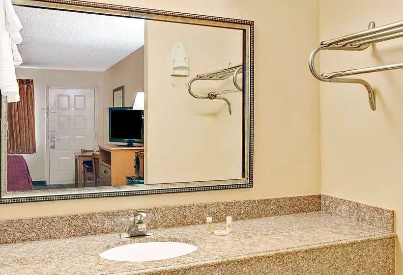 酒店 Days Inn By Wyndham Boerne