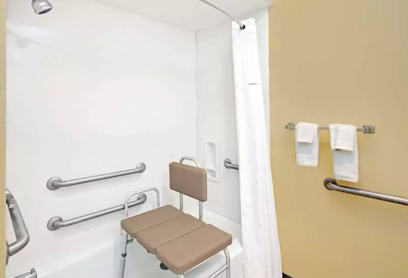 酒店 Days Inn By Wyndham Boerne