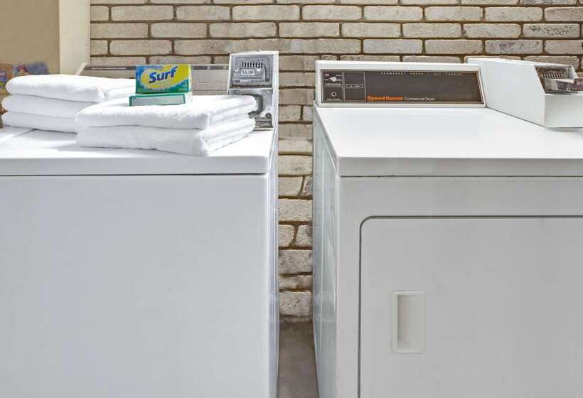 Отель Days Inn By Wyndham Boerne