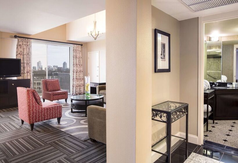 Otel Doubletree By Hilton Raleigh  Brownstone  University