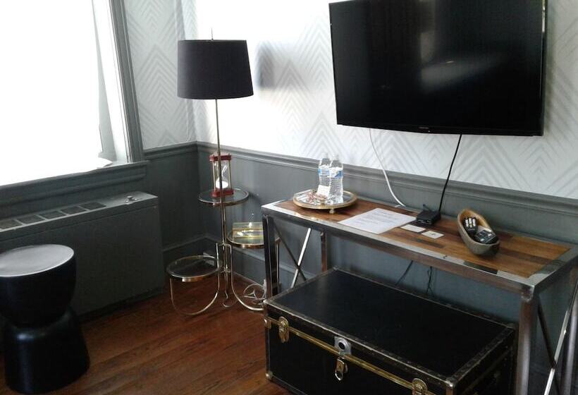 Отель The Brick