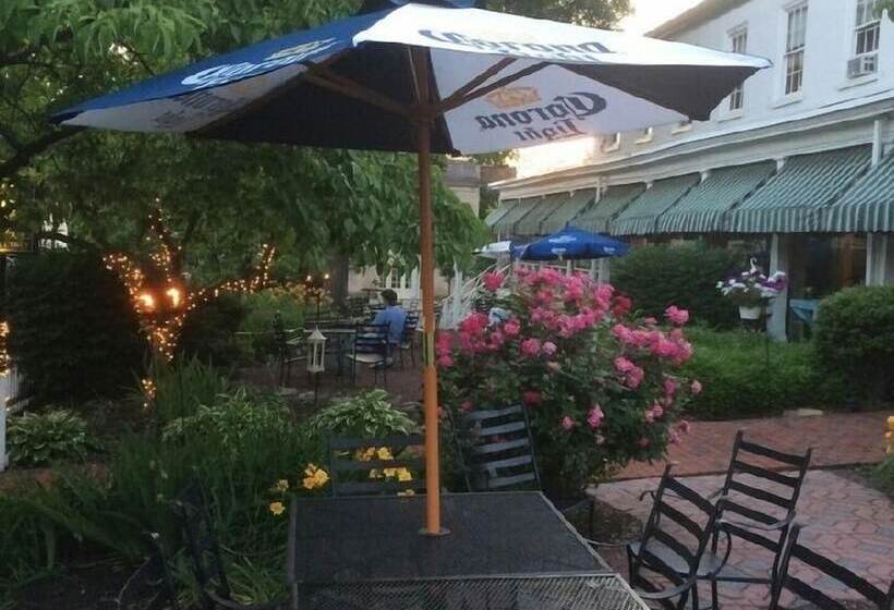 Отель The Brick