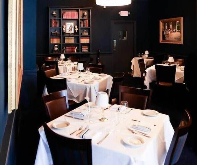 Отель The Brick