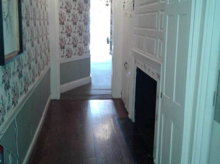 Отель The Brick