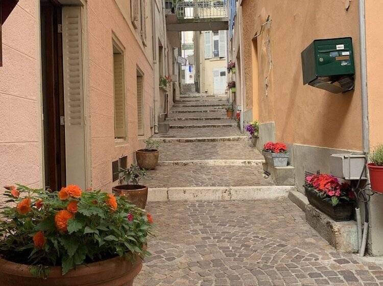 هتل Initial By Balladins, Hôtel Broisin