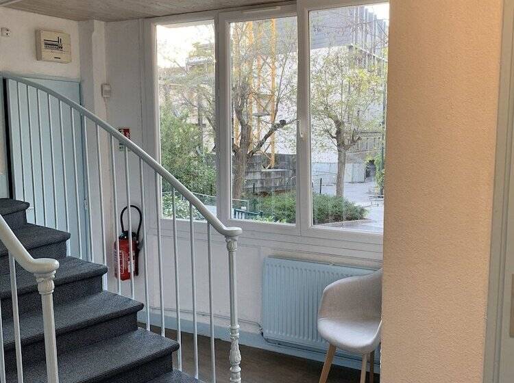 هتل Initial By Balladins, Hôtel Broisin