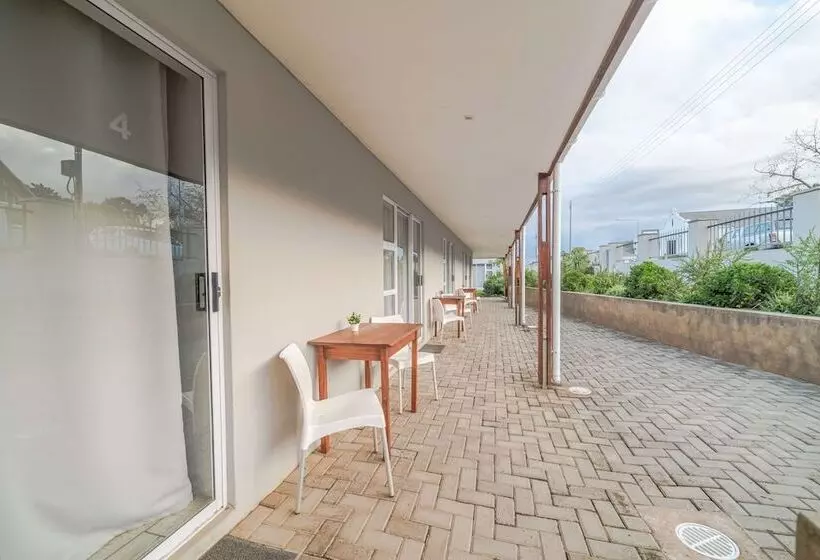 Majatalo Azaria Guesthouse