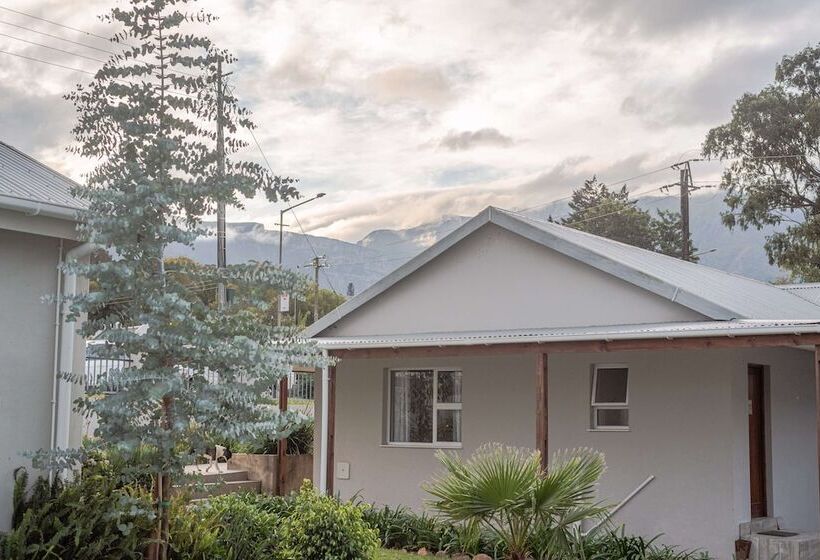 פנסיון Azaria Guesthouse