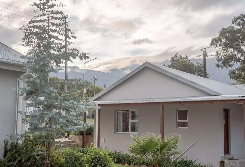 Majatalo Azaria Guesthouse