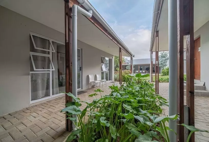 Majatalo Azaria Guesthouse