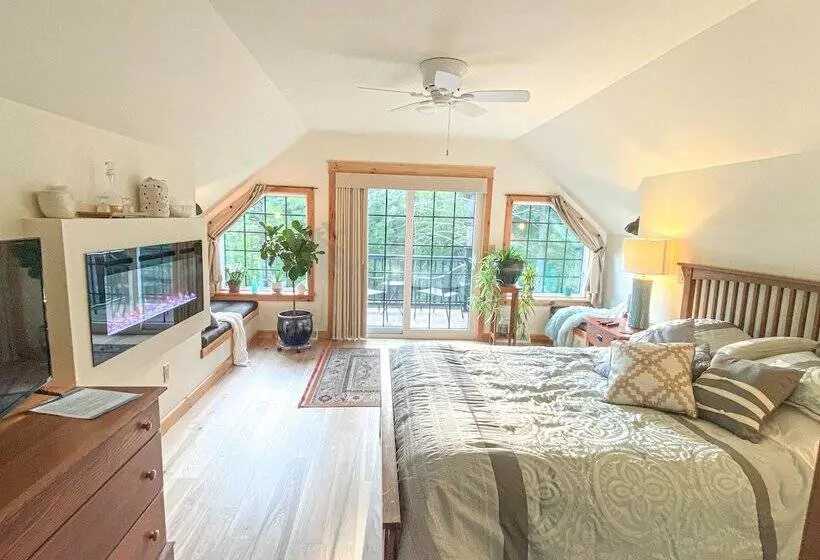 ベッドアンドブレックファースト Inn At The River