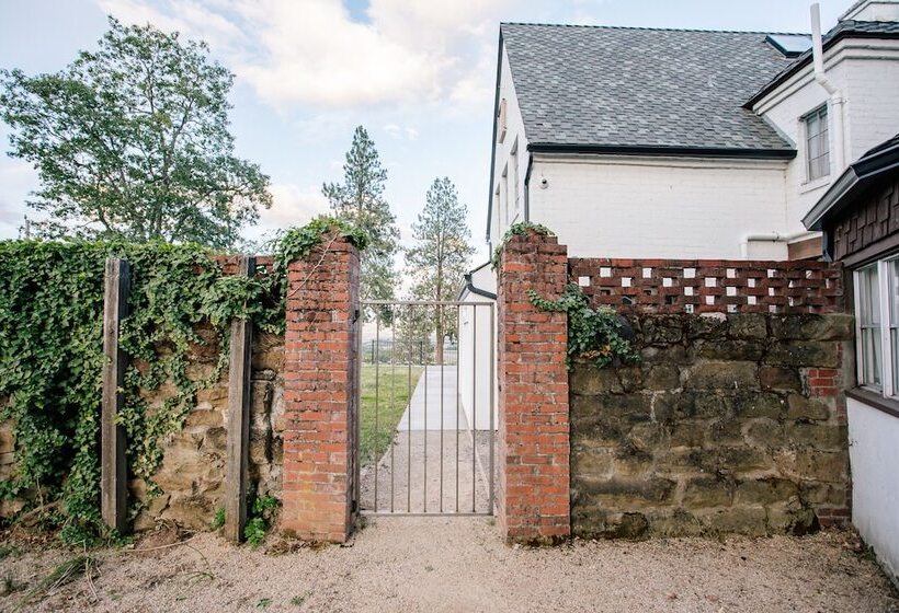 住宿加早餐  Hummingbird Estate