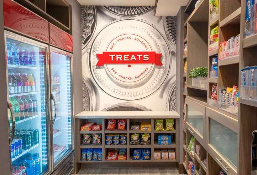 Отель Hampton Inn Riverside Downtown