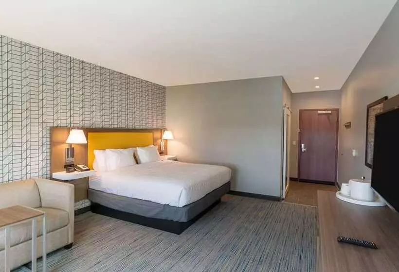 Hotelli Hampton Inn Riverside Downtown