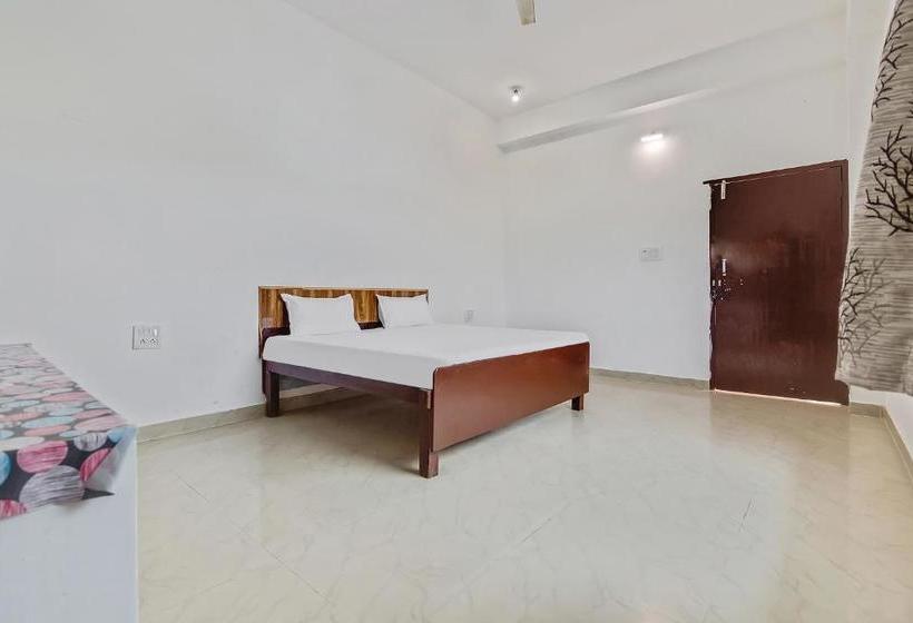 בית מלון כפרי Spot On 40522 Siya  & Garden